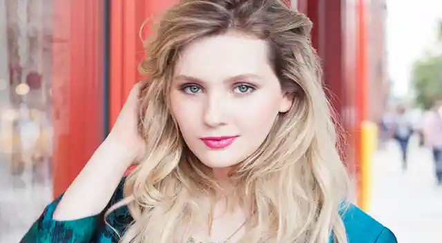 Ladies: 5 Reasons Abigail Breslin Is Your Spirit Animal