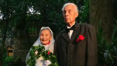 Adorable Couple Recreates Wedding 70 Years Later