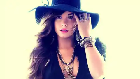 Demi Lovato Releases Cover Art for “Cool For The Summer”