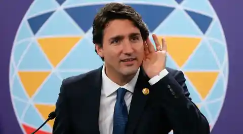 Filipinos Gushing Over Canada’s Justin Trudeau at APEC